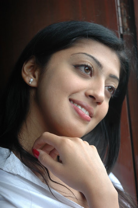 praneetha the girl in white shirtjeans unseen pics