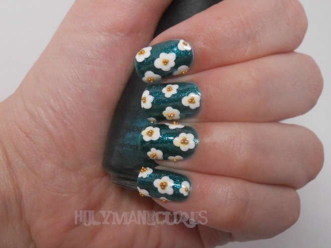 Holy Manicures Simple Daisy Nails