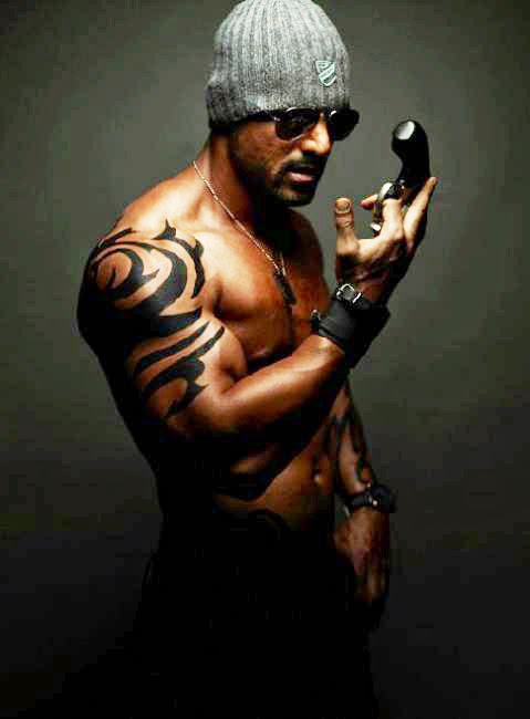 Celebrities and bodybuilding photos: John Abraham Workout Routine