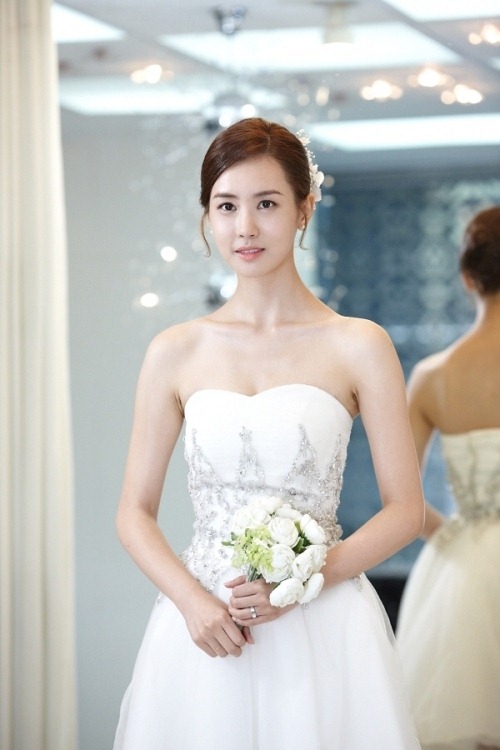 Lee Da Hae 이다해 Lee+Da+Hae+-+Miss+Ripley+wedding+photos