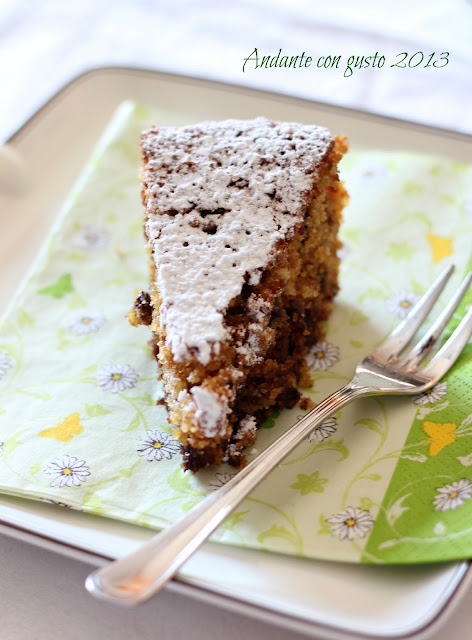 Torta di pan grattato, amaretti e cioccolata: odio il cambio di stagione! 