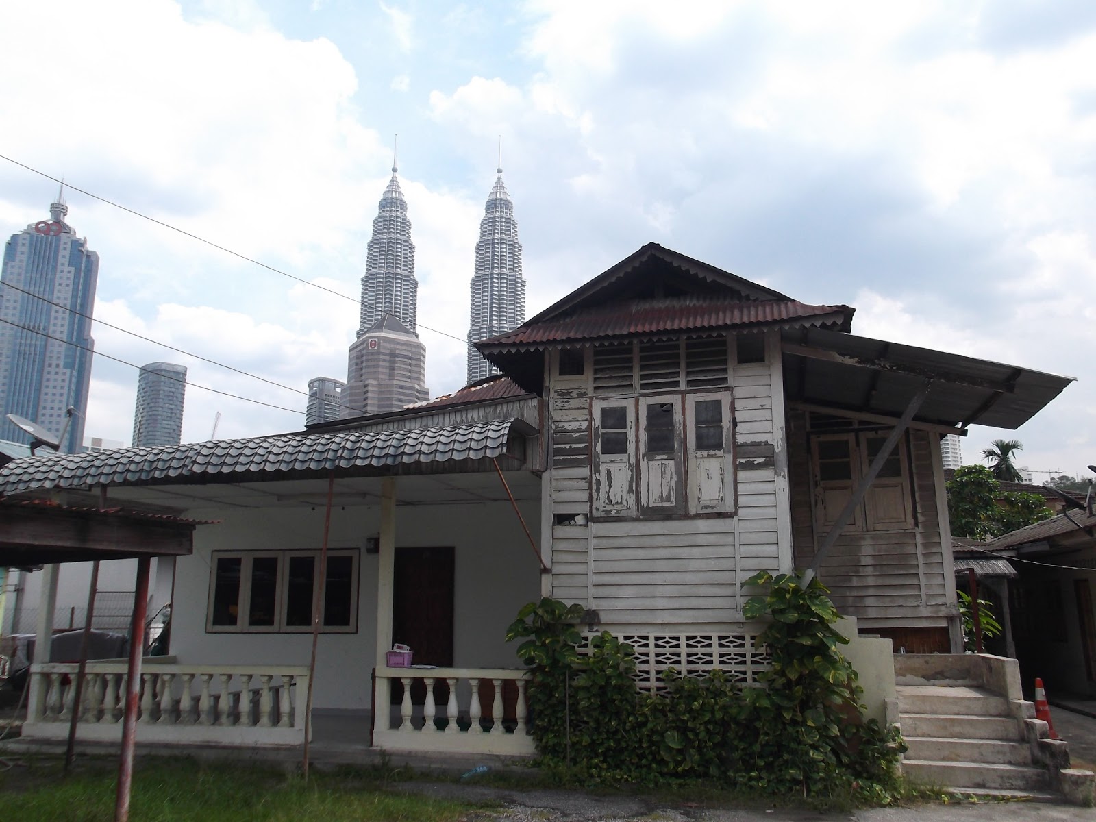 jouljet: Contrasts of Kampung Baru in KL