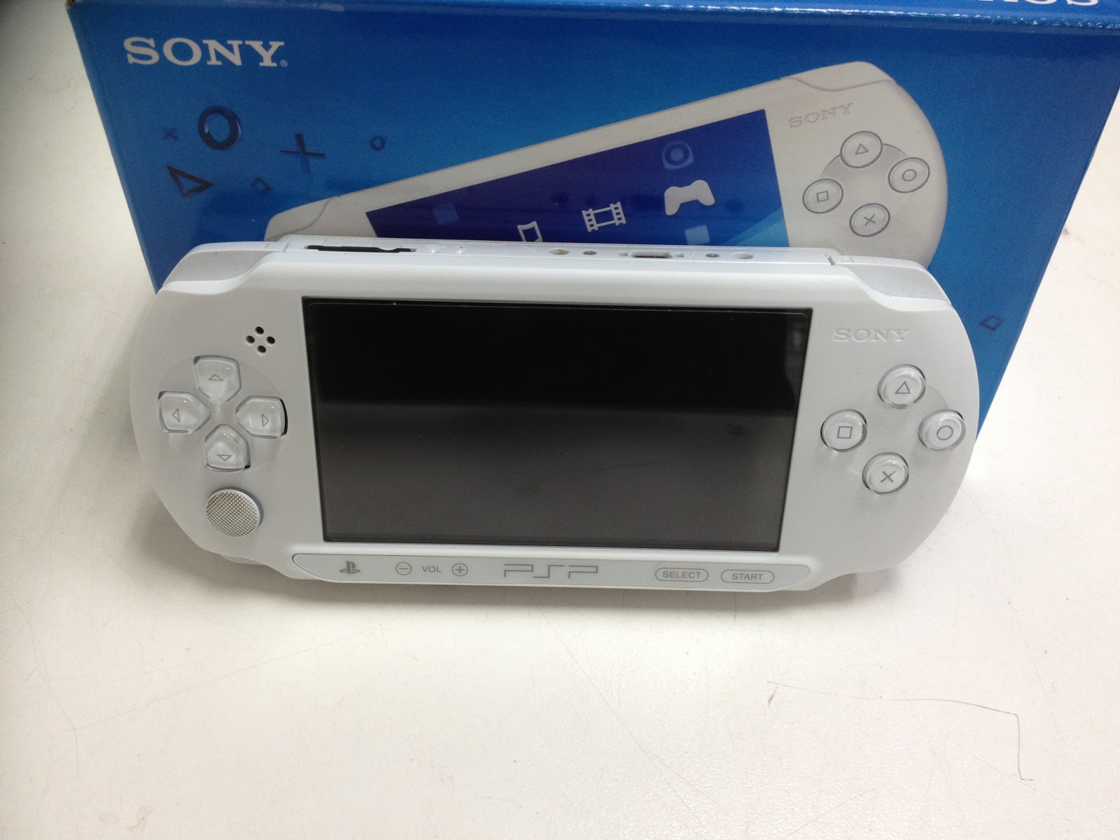 USEFUL THINGS SONY PSP 1004 WHITE149 ONLY