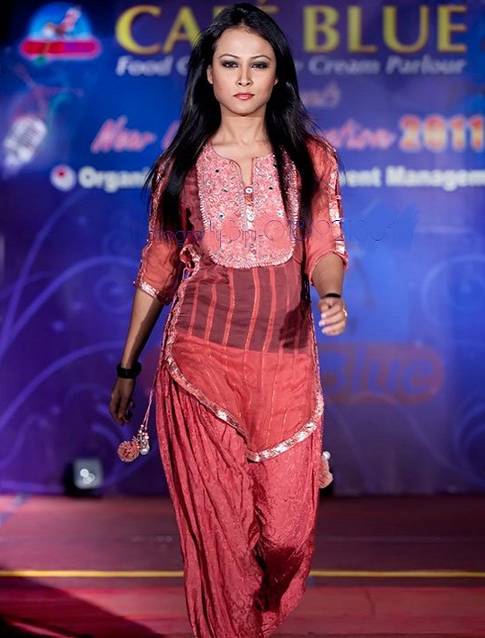 Bangladeshi Modern Fashion Dress Models Photos Hot News