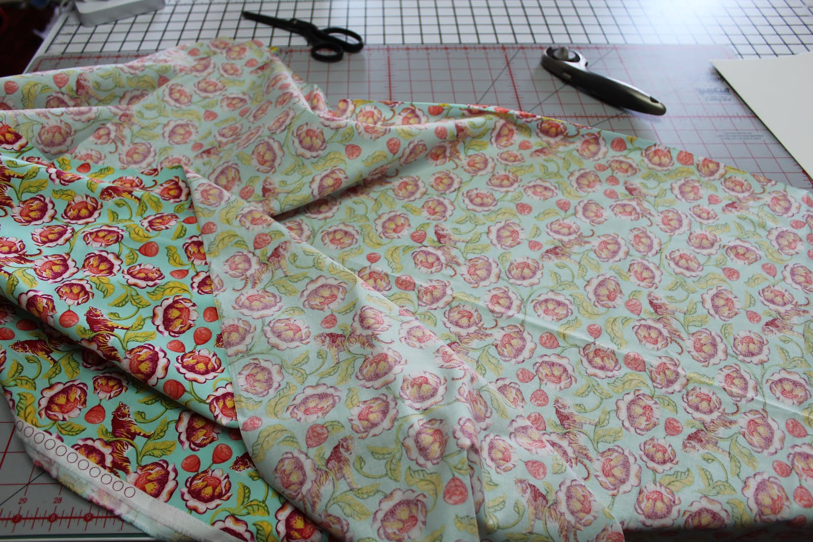 Feather Quilts Infinity Scarf Tutorial