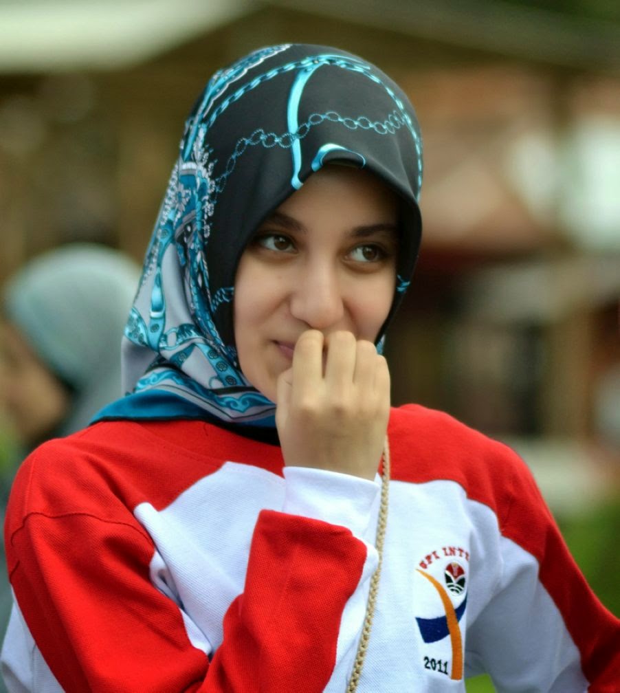 30 Foto Wanita Cantik dengan Jilbab @ Digaleri.com