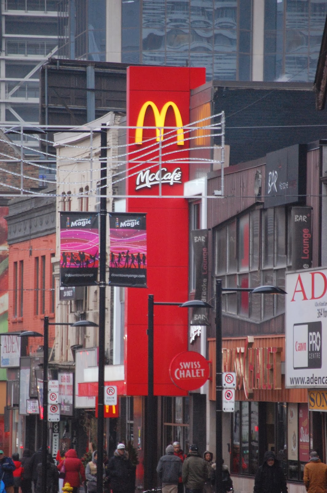 Toronto things: Largest McDonalds in Toronto &amp; Ontario open at Yonge