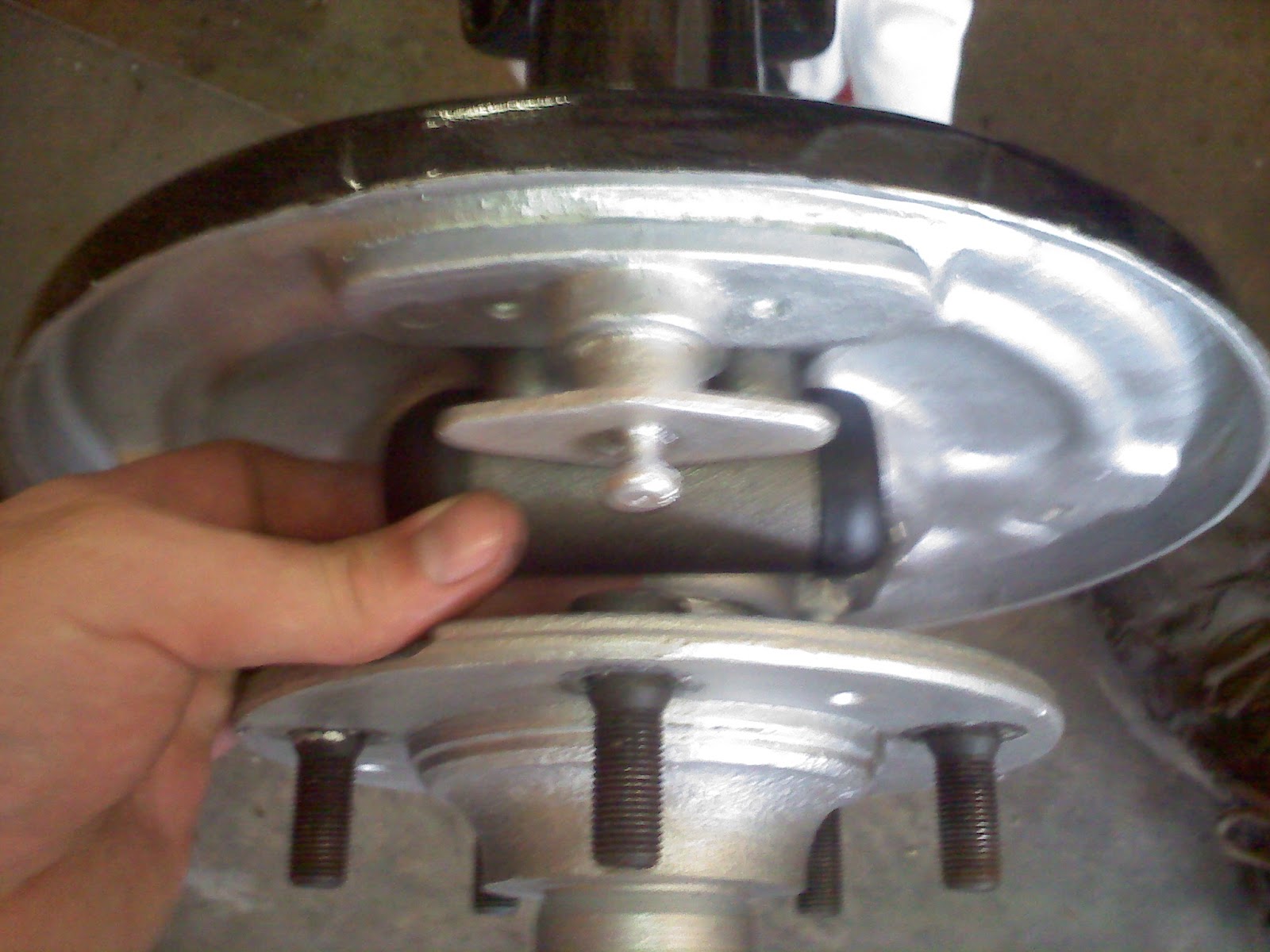 1983 CJ7 Rebuild Drum Brake Install on AMC 20 Rear Axle