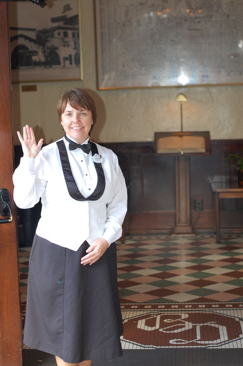 The Hollywood Brown Derby Review Tips from the Disney Divas and Devos