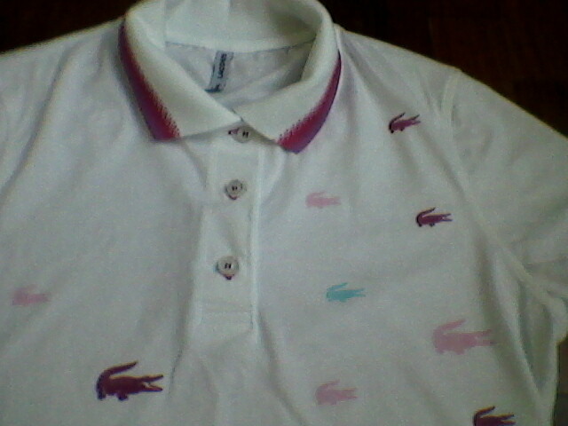 polos lacoste estampados