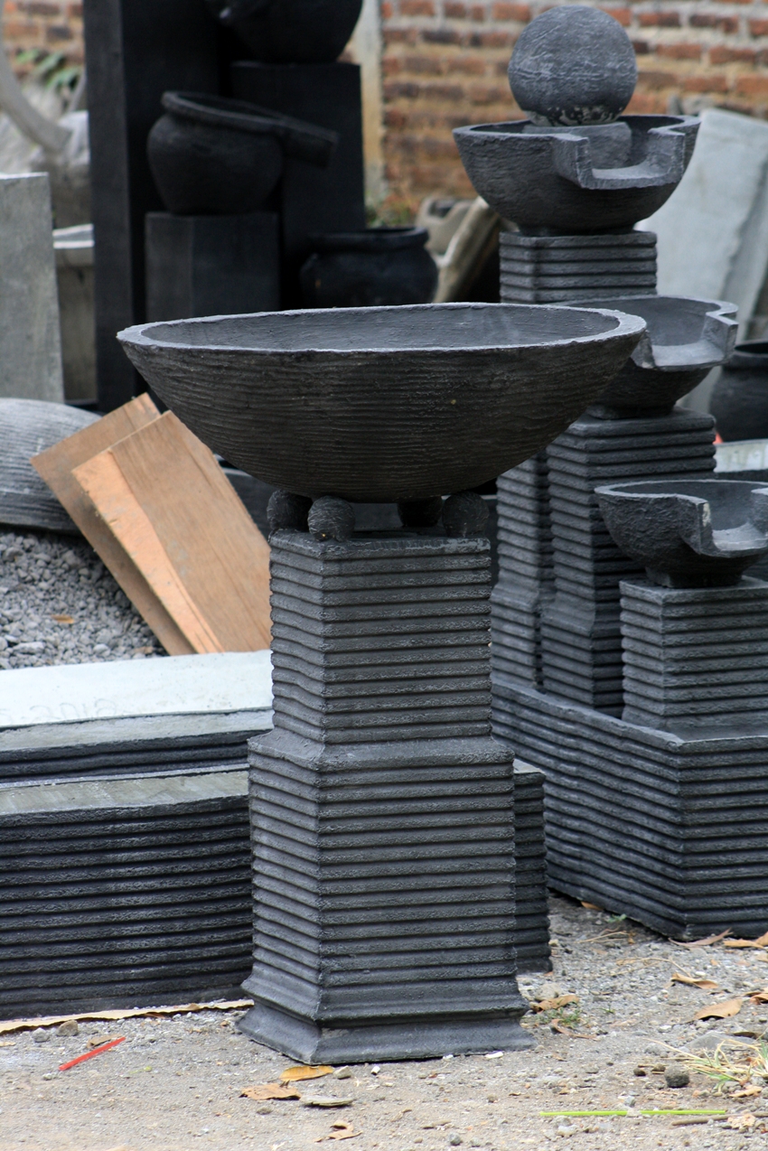 air mancur dan pot minimalis: pot air minimalis