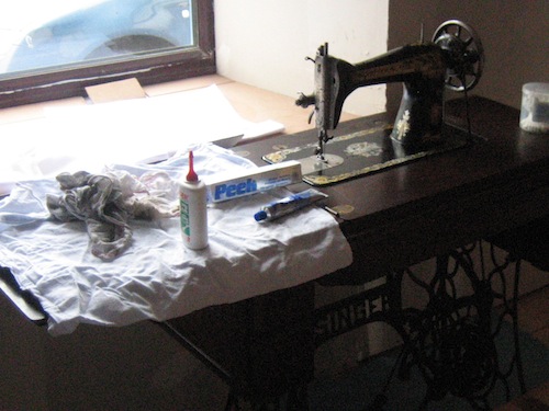 The Vintage Singer Sewing Machine Blog: Get That Silver Shiny!  Sewing  machines best, Singer sewing machine, Sewing machine repair
