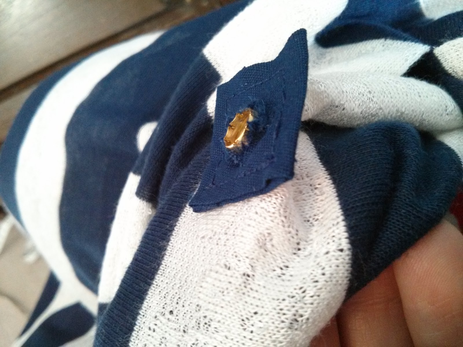 kardemum How to Set a Grommet in Clothing