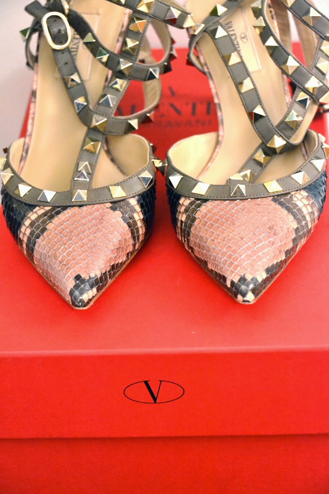 Life is like a box of... Maison Valentino Shoes ! FASHIONWISE