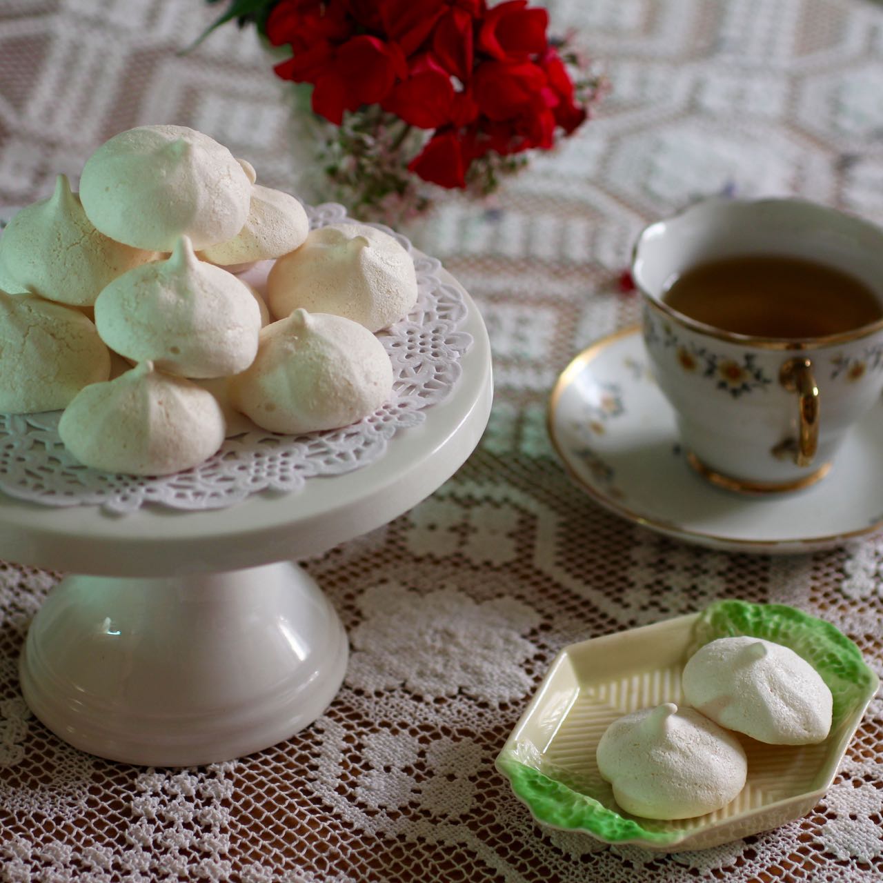 Green Gourmet Giraffe Vegan meringues made with aquafaba (chickpea