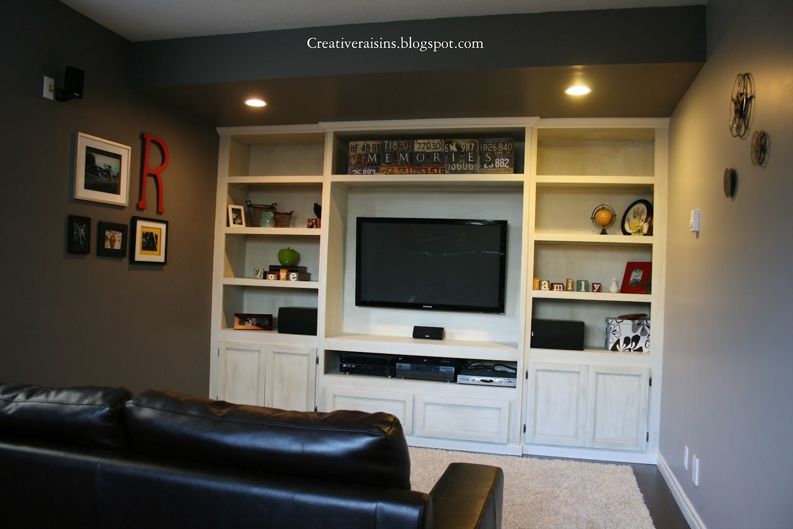Creative Raisins Man Room Built in TV unit