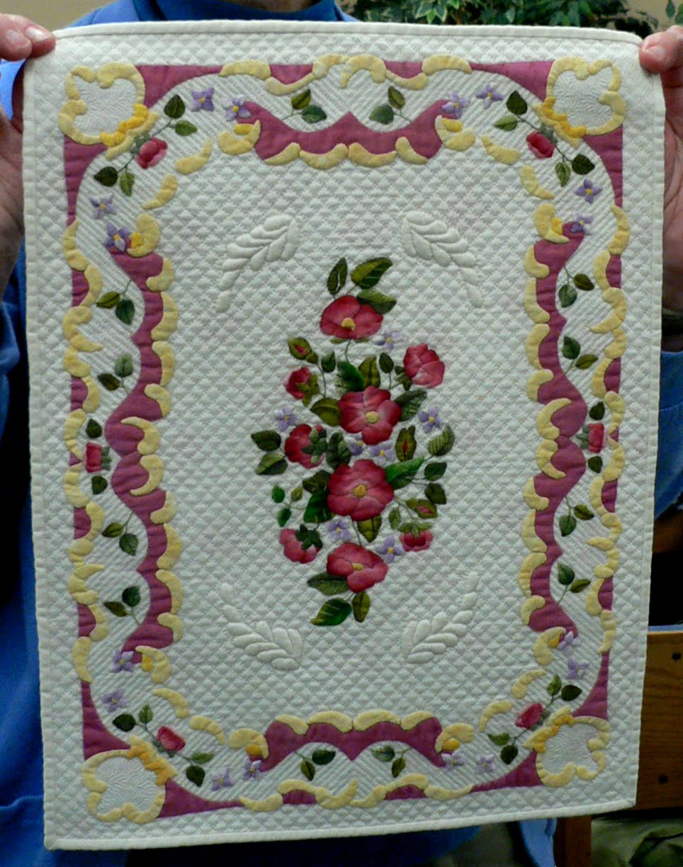 APPLIQUE ON THE GO Thames River Quilter's Guild (TRQ) Speaker, Maria