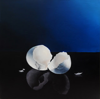 realistic oil painting of a cracked egg