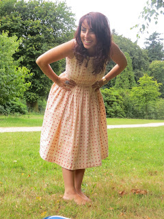 vintage, 50s, dress, heart, h&m, budget, fashion, blogger, ootd, outfit, inspiration