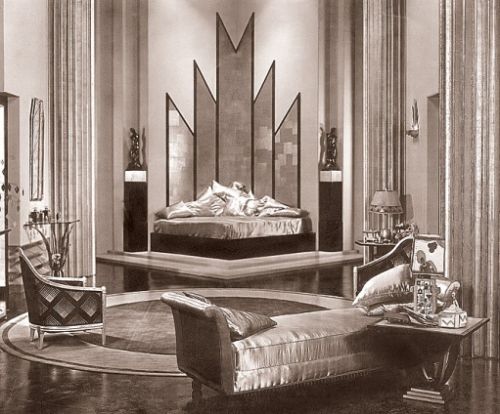 An American Housewife Art Deco