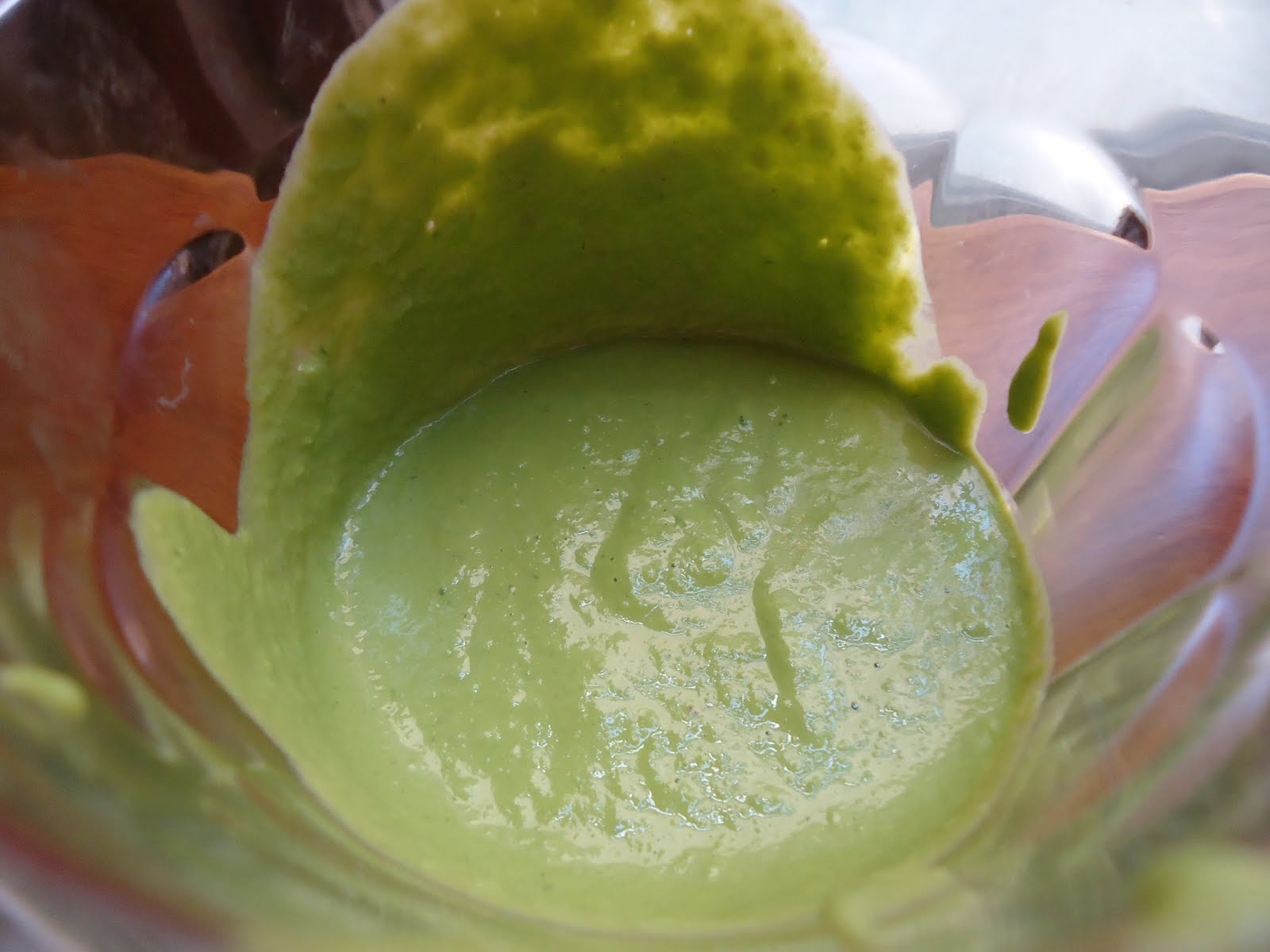 Get Skinny, Go Vegan. Green Goddess Garlic Dressing from "Forks Over