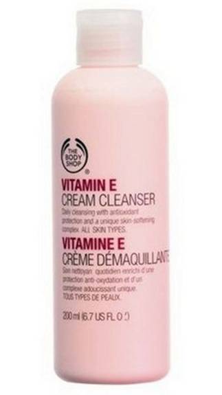 Top 5 Cleansing Milks Available in India, The Body Shop Vitamin E cleanser, price in India, Indian beauty blogger, Chamber of Beauty Top 5 Cleansing Milks Available in India, The Body Shop Vitamin E cleanser, price in India, Indian beauty blogger, Chamber of Beauty
