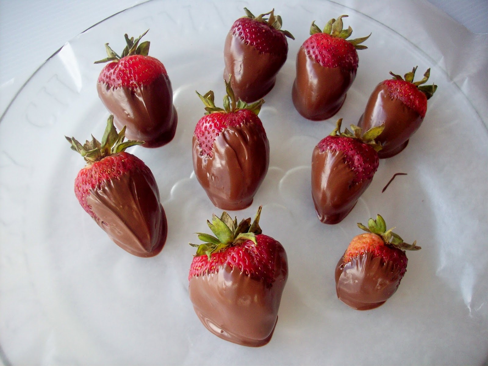Chocolate Dipped Strawberries in less then 5 minutes! Food Crafts and