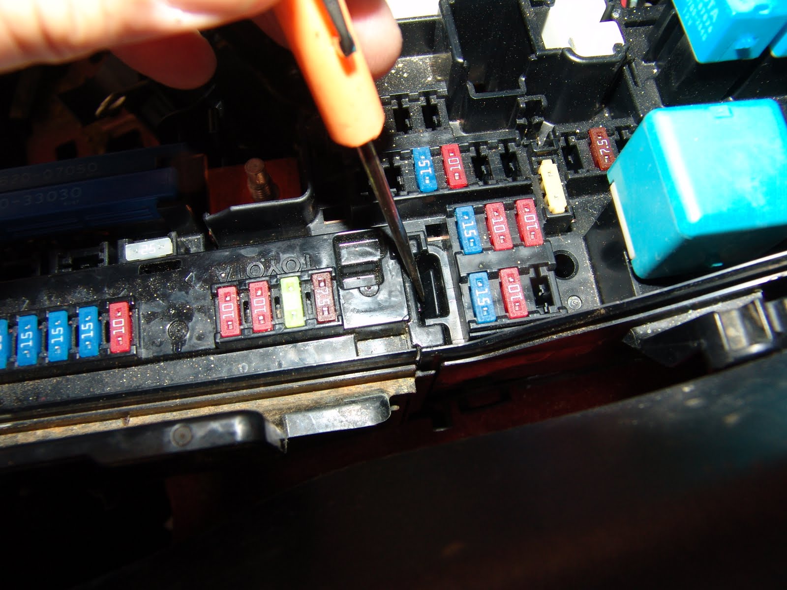 2009 Toyota Camry Changing The Multi Fuse Block
