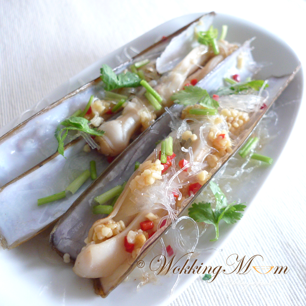 Let's get Wokking! Steamed Razor Clams 蒸蒜茸竹蛏 Singapore Food Blog on