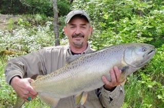 Rogue-river-fishing