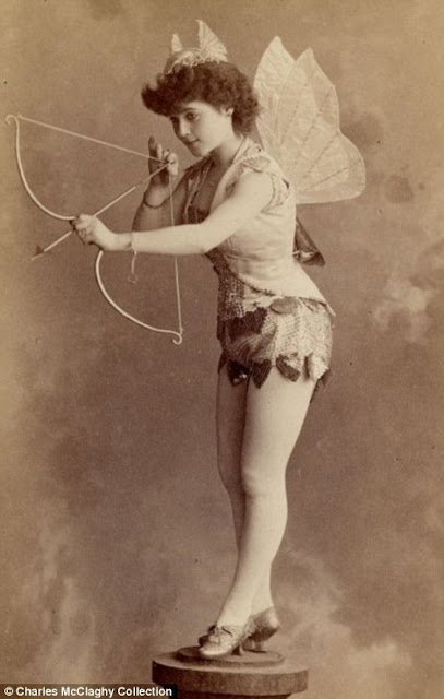 Vintage Burlesque Photos From The 1890s Vintage Everyday