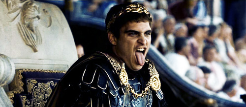 gladiator-joaquin-phoenix-commodus.jpg