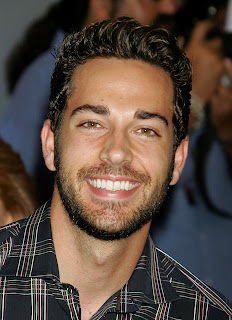 zachary_levi_galler_01.jpg