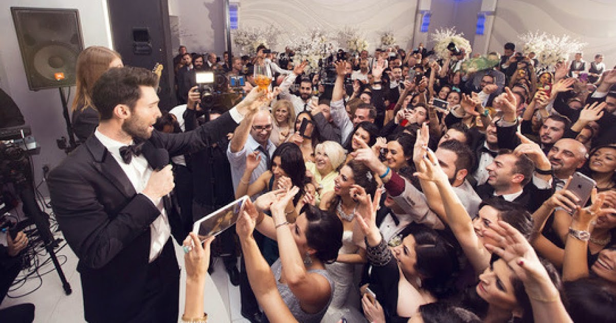 [Video] Maroon 5 crash real weddings for music video! TheHive.Asia