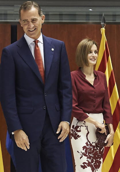 http://2.bp.blogspot.com/-CElvtruMJlU/VfBoSFtG5NI/AAAAAAAAxKI/mGjfb1dkhUs/s600/Queen-Letizia-7.jpg