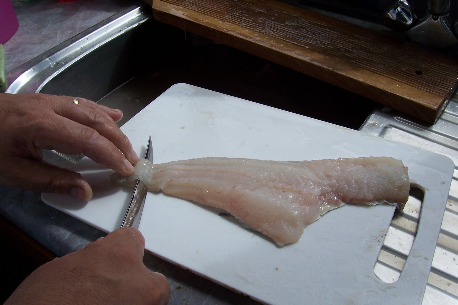 BUZZARD BUSHCRAFT Skinning Fish