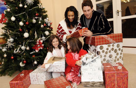 Life-Happily: MERRY CHRISTMAS EVERYONE