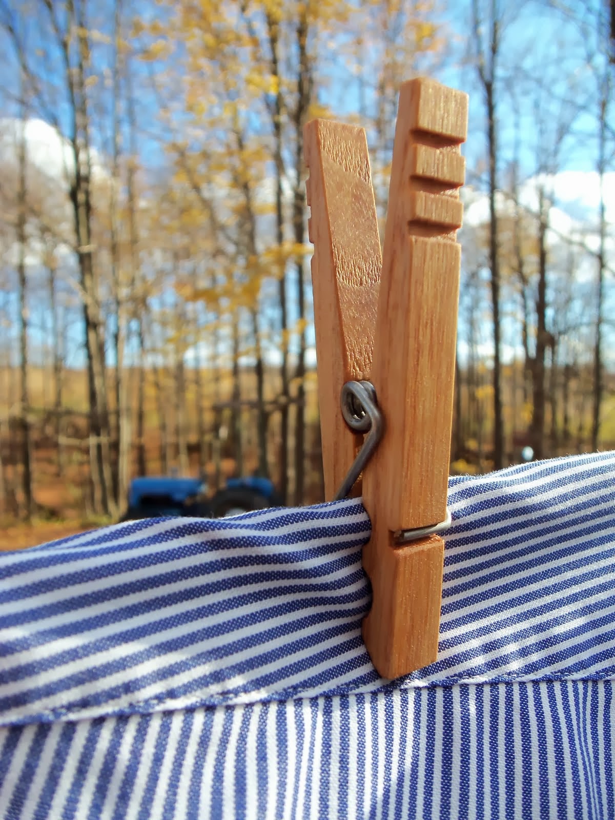 How to Properly Use a Classic American Clothespin