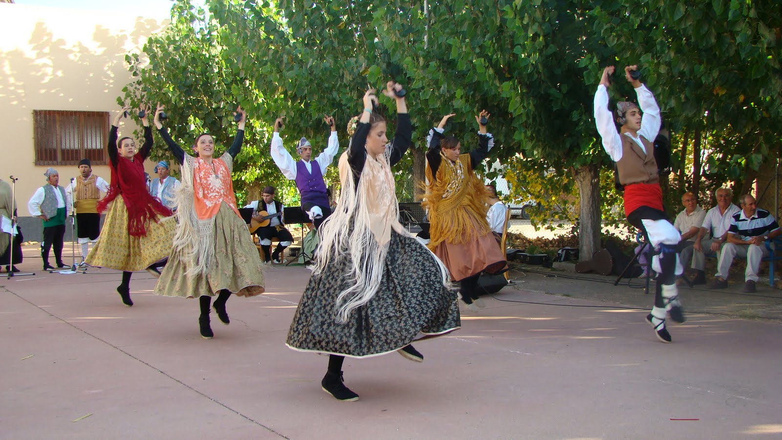 1000+ images about Jota Dance on Pinterest | Folk dance, Spain and