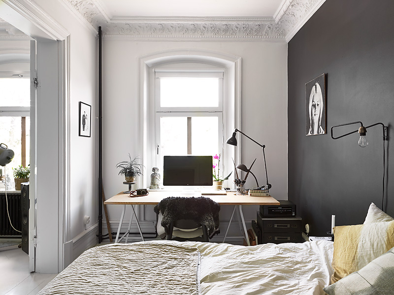 Una pared negra que puede cambiar tu dormitorio | Ministry of Deco