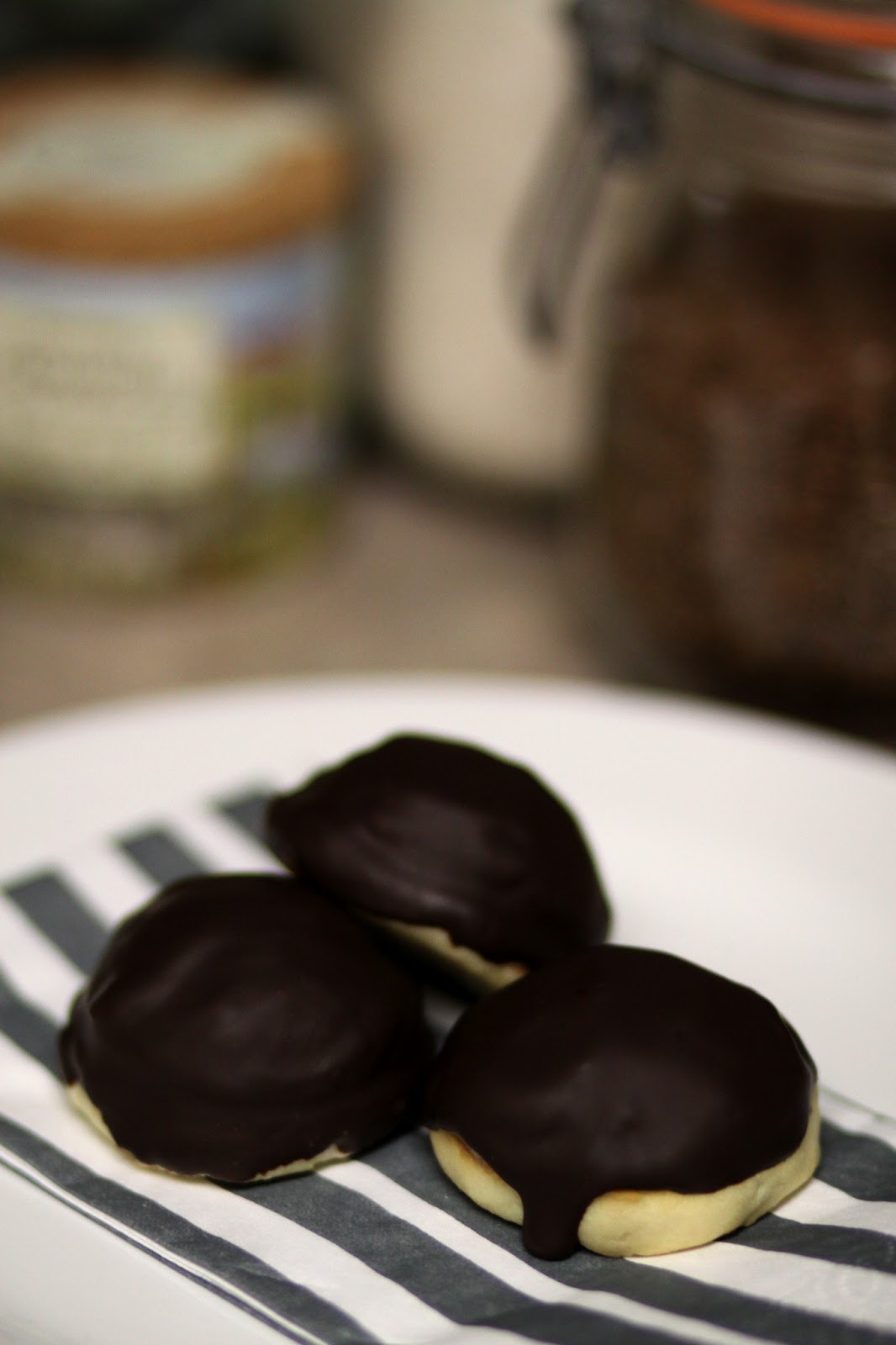 Chokladbiskvi Swedish Chocolate Buttercream Filled Cookies it's my