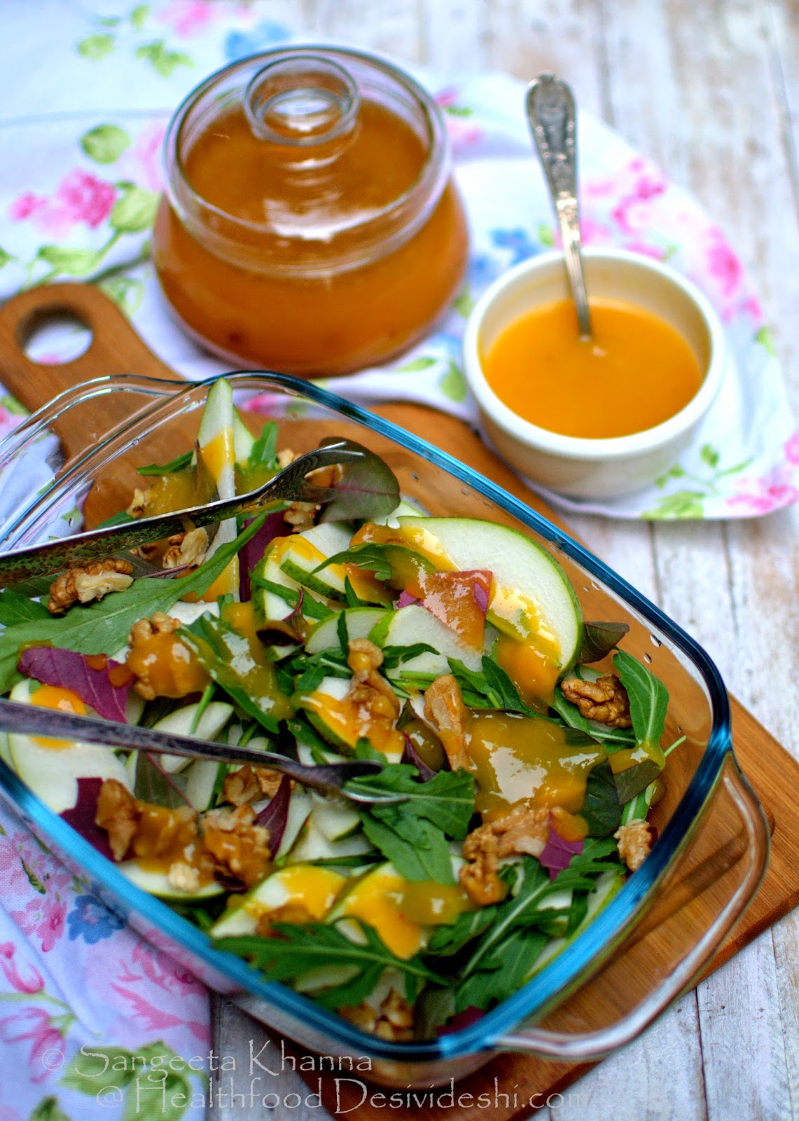 pear and rucola salad with walnuts and mango chutney dressing | a keeper recipe of mango chutney 