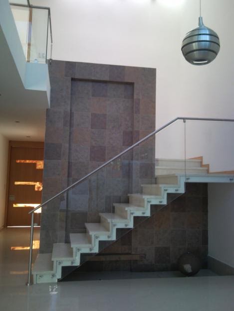Decoración Minimalista y Contemporánea: Decoración minimalista de escaleras