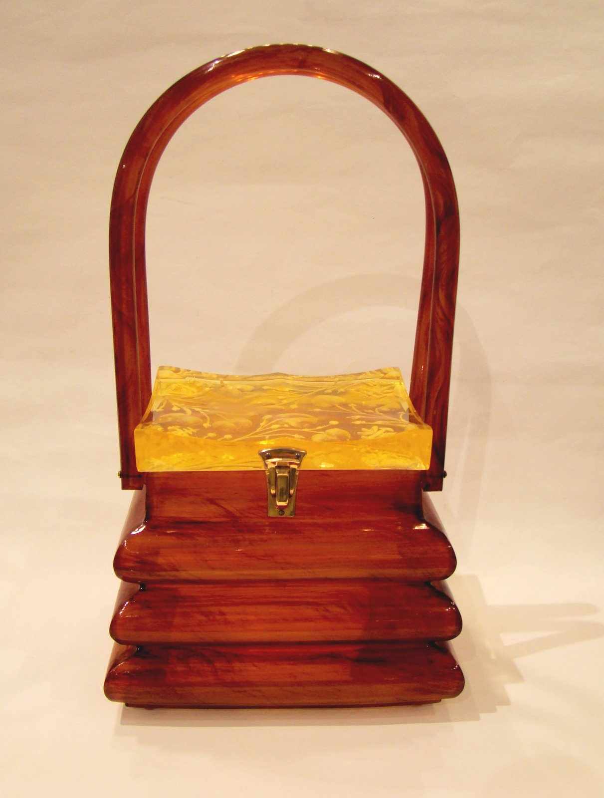 Swell Dame's Parlour How Do I Know If It Is Bakelite?