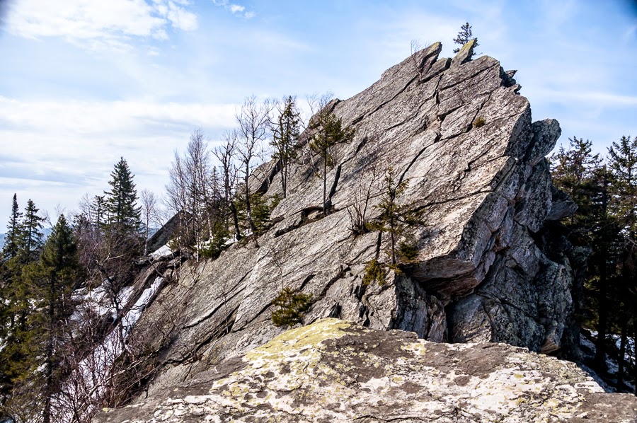 Черная скала