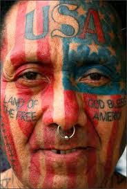 tatuaje de la bandera de los estados unidos en toda la cara