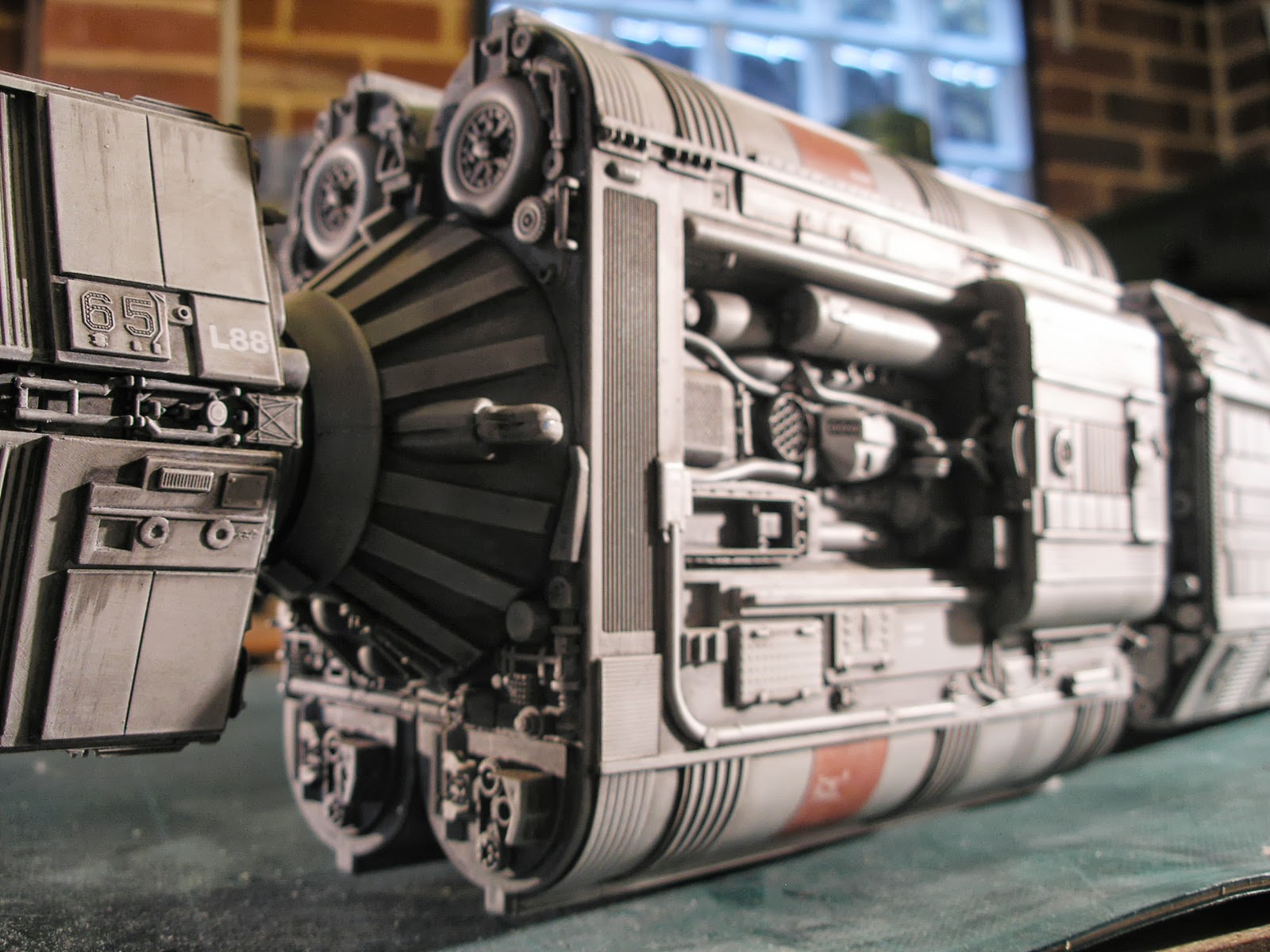 RC Sci Fi Old Spaceship model Part3 (Sony Spaceship)