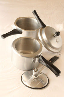 pressure cooker with different style lids