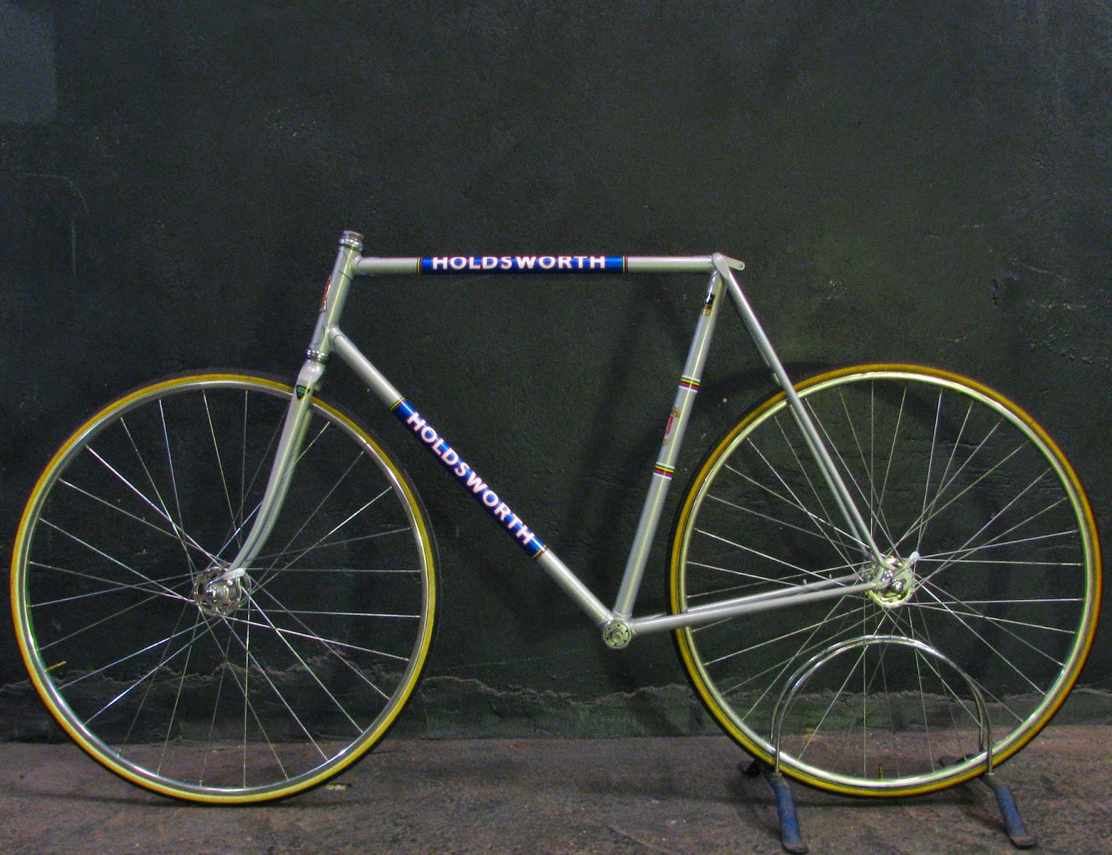 THE FLYING WHEEL HOLDSWORTH ITALIA