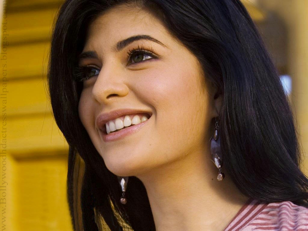 Jacqueline Fernandez hd wallpapers